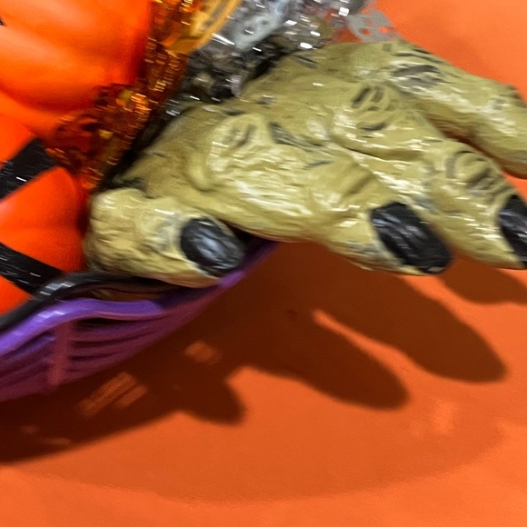 Halloween Themed Decorative Basket - Picture 5 of 14